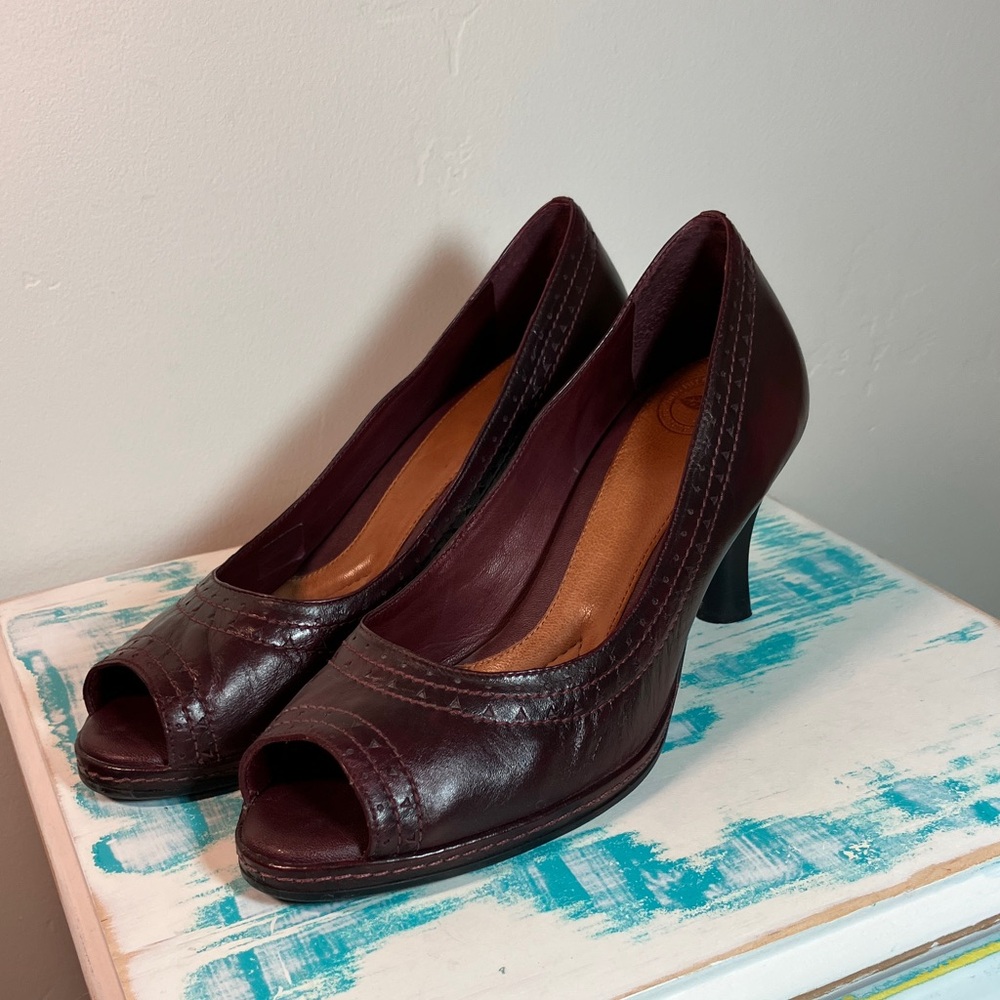 Nurture by Lamaze Dark Red Peep-Toe Heels